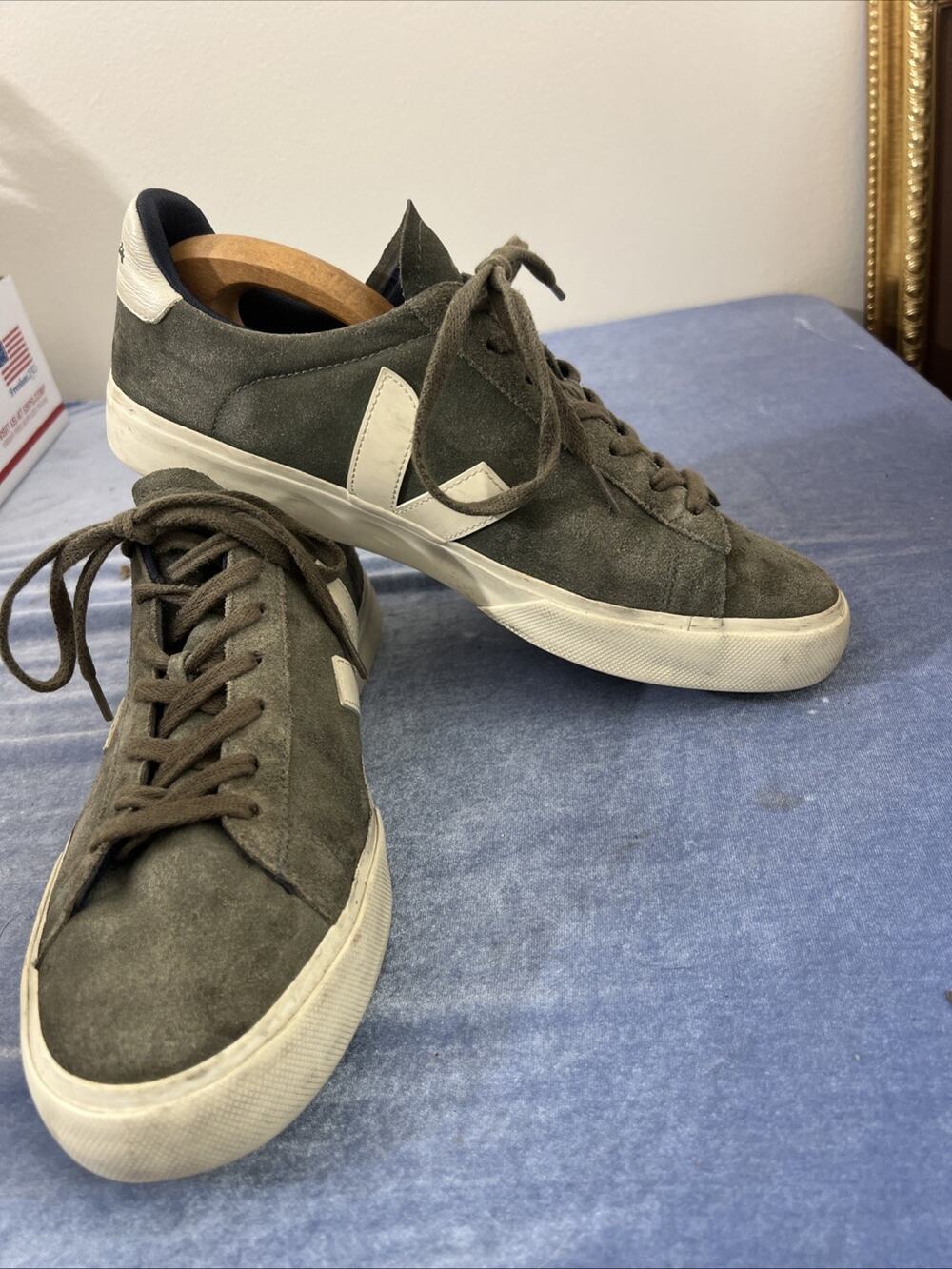 VEJA Gray Suede Lace Up Sneakers Men’s US 12 White V Logo